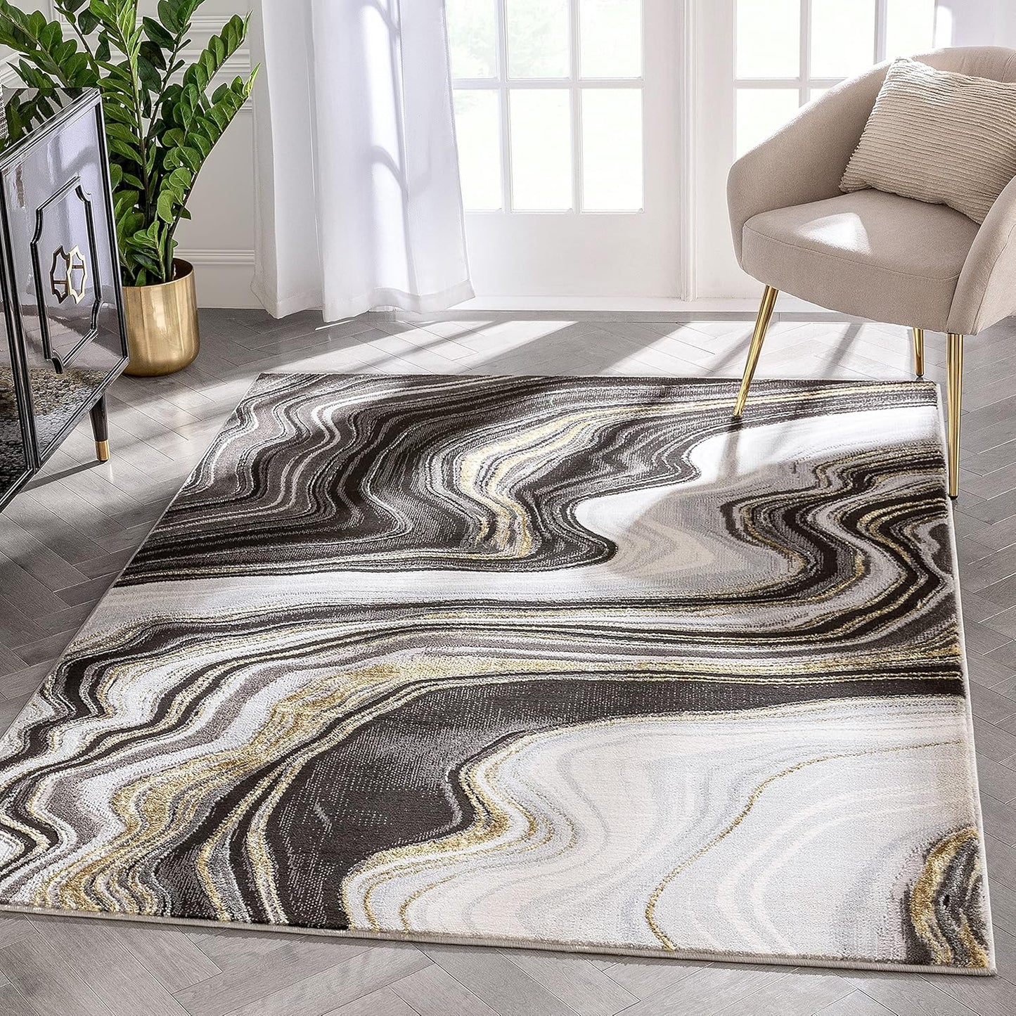 Werrick Grey & Gold Striated Marble Pattern Area Rug (5'3" X 7'3")